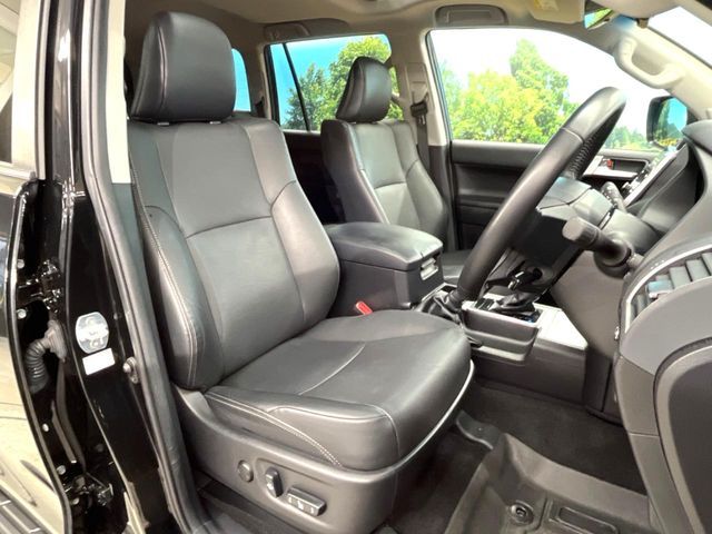 TOYOTA LANDCRUISER PRADO 2023 Image 31