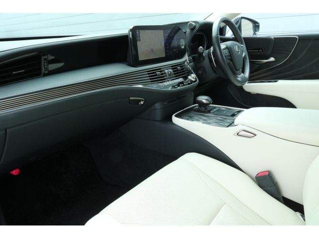 TOYOTA LEXUS LS500 2021 Image 31