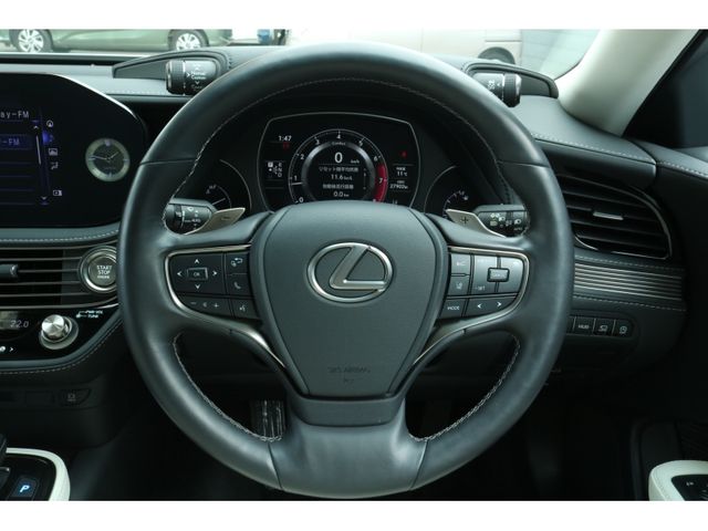 TOYOTA LEXUS LS500 2021 Image 31