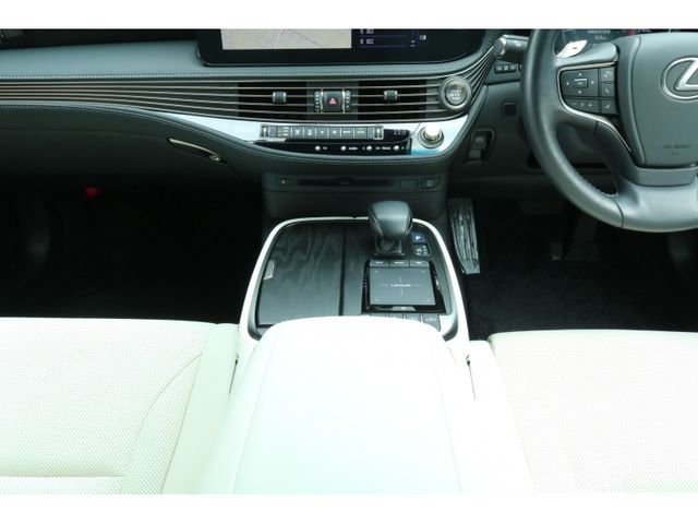 TOYOTA LEXUS LS500 2021 Image 31