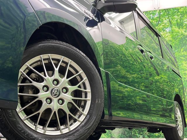 TOYOTA VOXY HYBRID 2017 Image 31