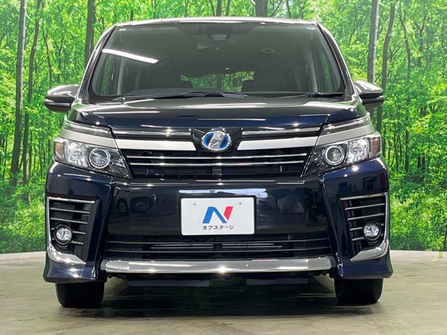 TOYOTA VOXY HYBRID 2017 Image 31