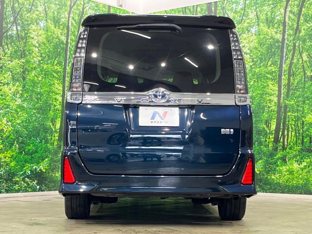 TOYOTA VOXY HYBRID 2017 Image 31