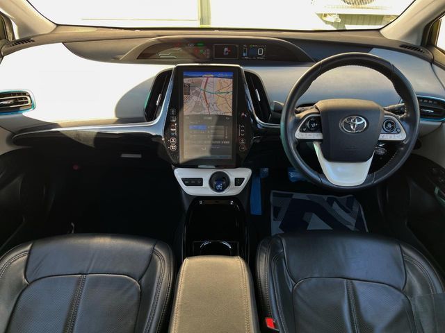 TOYOTA PRIUS PHV 2017 Image 31