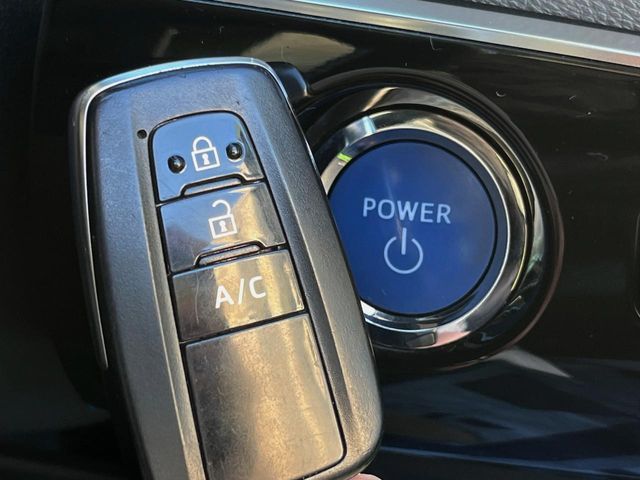 TOYOTA PRIUS PHV 2017 Image 31