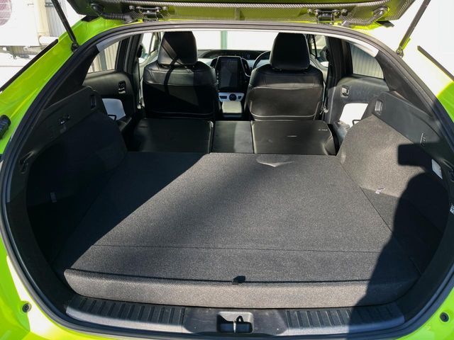 TOYOTA PRIUS PHV 2017 Image 31