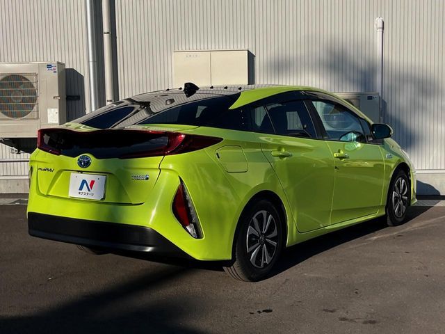 TOYOTA PRIUS PHV 2017 Image 31