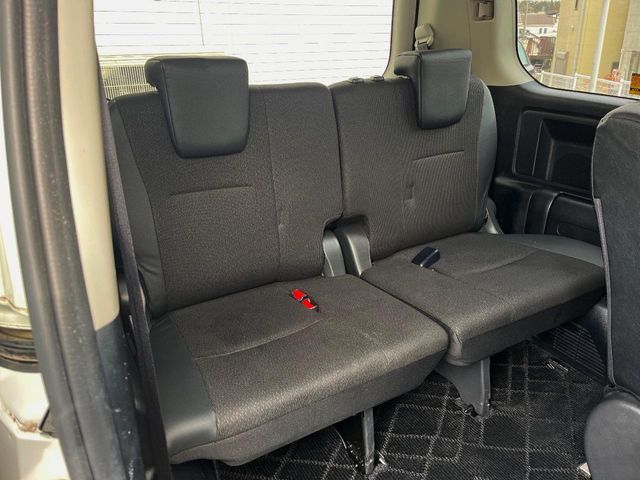 TOYOTA VOXY 2013 Image 31