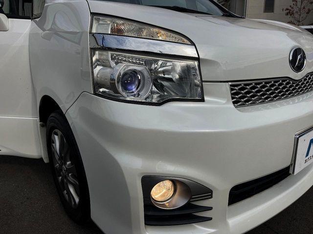 TOYOTA VOXY 2013 Image 31