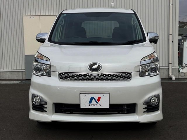 TOYOTA VOXY 2013 Image 31