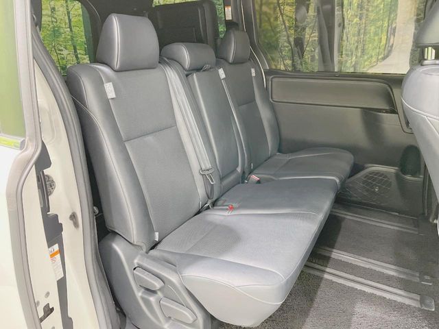 TOYOTA ESQUIRE 2018 Image 31