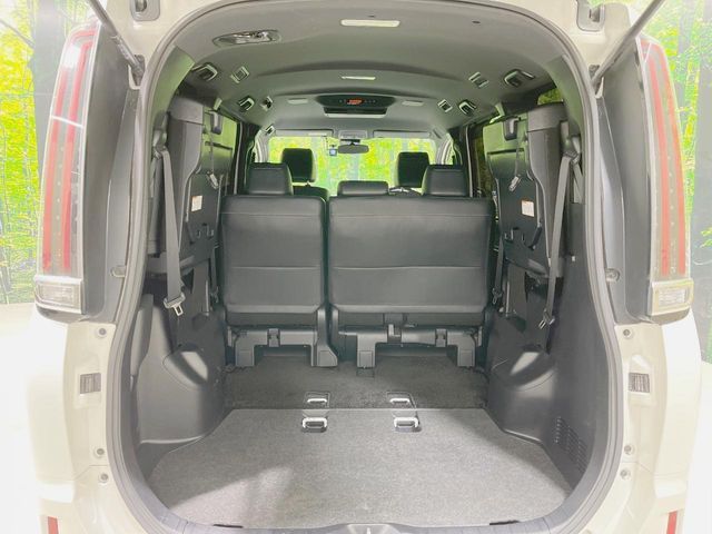 TOYOTA ESQUIRE 2018 Image 31