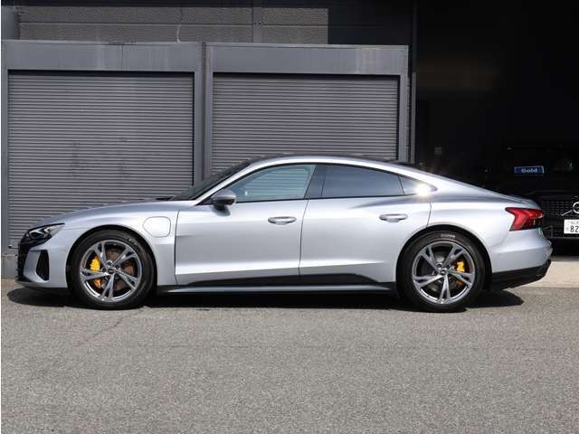 AUDI E-TRON GT 2023 Image 31