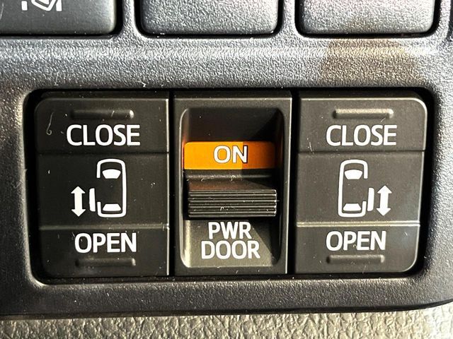 TOYOTA NOAH 2019 Image 31