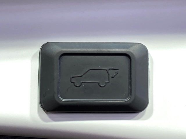 TOYOTA RAV4 HYBRID 4WD 2022 Image 31
