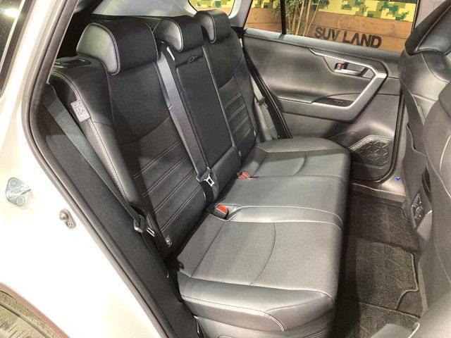 TOYOTA RAV4 HYBRID 4WD 2022 Image 31