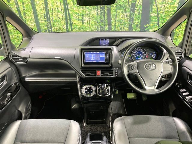 TOYOTA NOAH HYBRID 2018 Image 31