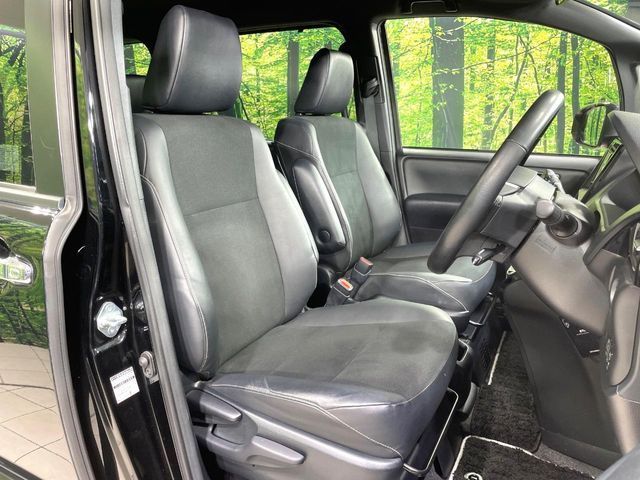 TOYOTA NOAH HYBRID 2018 Image 31