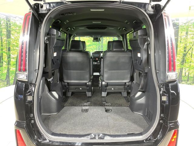 TOYOTA NOAH HYBRID 2018 Image 31