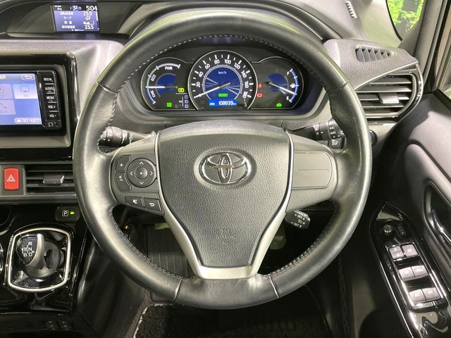 TOYOTA NOAH HYBRID 2018 Image 31