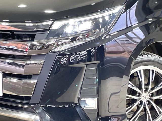 TOYOTA NOAH HYBRID 2018 Image 31