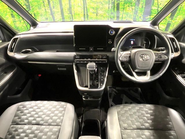 TOYOTA VOXY 2023 Image 31