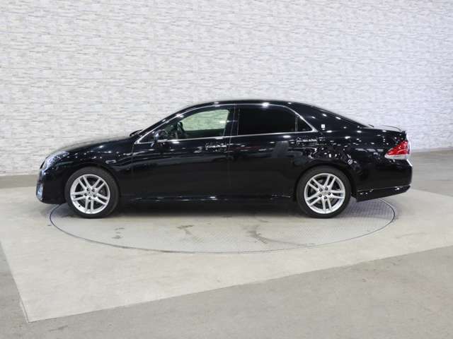 TOYOTA CROWN SEDAN 2011 Image 31