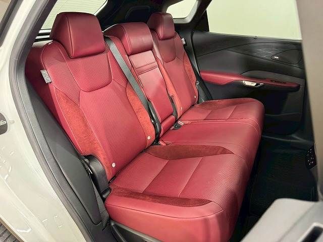 TOYOTA LEXUS RX500H 2023 Image 31