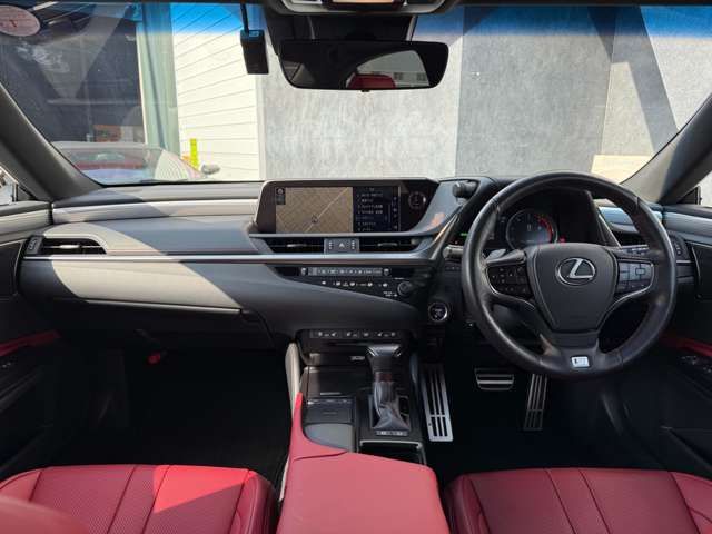 TOYOTA LEXUS ES300H 2019 Image 31