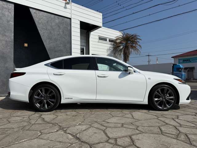 TOYOTA LEXUS ES300H 2019 Image 31