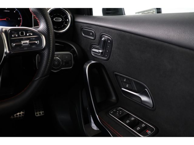 MERCEDES BENZ A CLAS 2019 Image 31