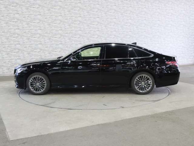 TOYOTA CROWN SEDAN HYBRID 2019 Image 31