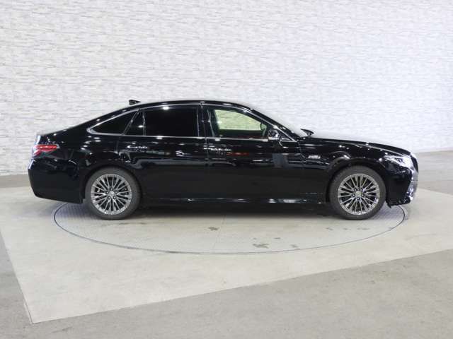 TOYOTA CROWN SEDAN HYBRID 2019 Image 31