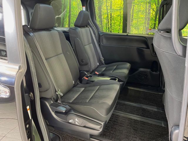 TOYOTA VOXY HYBRID 2019 Image 31