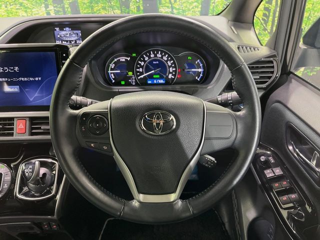 TOYOTA VOXY HYBRID 2019 Image 31