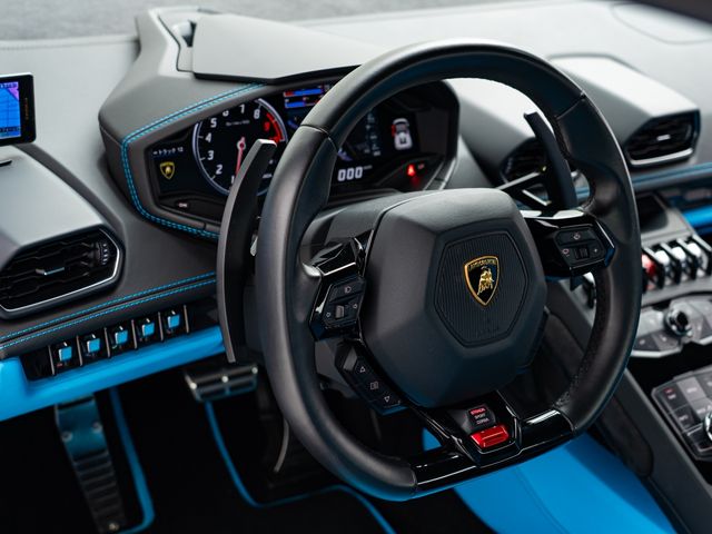LAMBORGHINI HURACAN 2016 Image 31