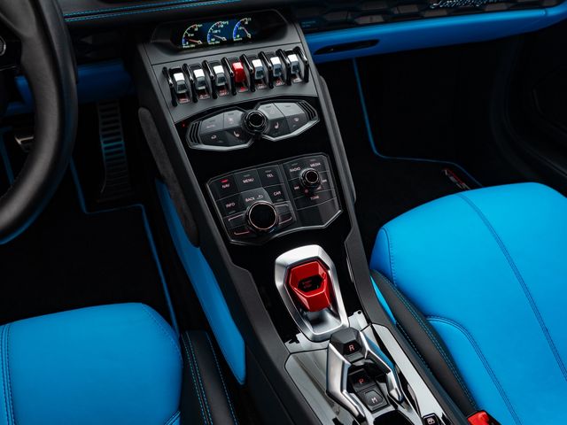 LAMBORGHINI HURACAN 2016 Image 31