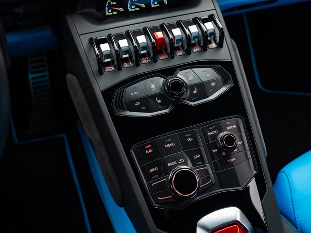 LAMBORGHINI HURACAN 2016 Image 31