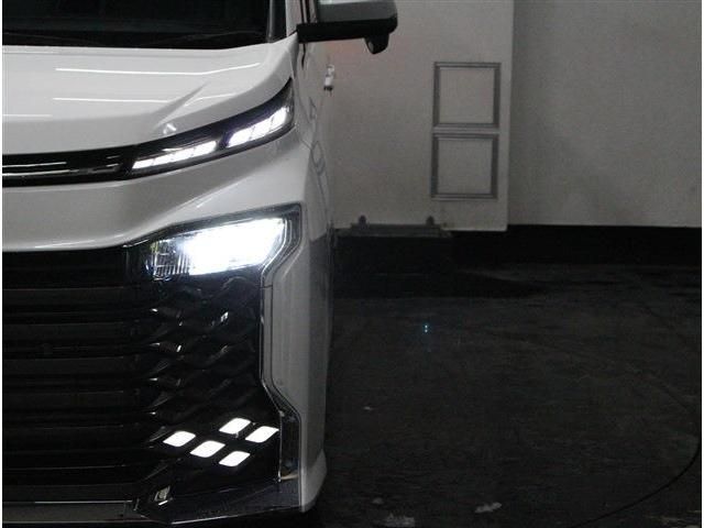 TOYOTA VOXY 4WD 2024 Image 31