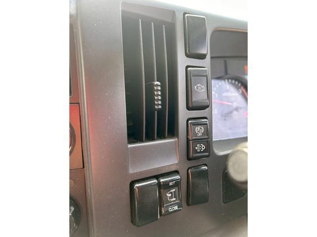 ISUZU FORWARD 2015 Image 31