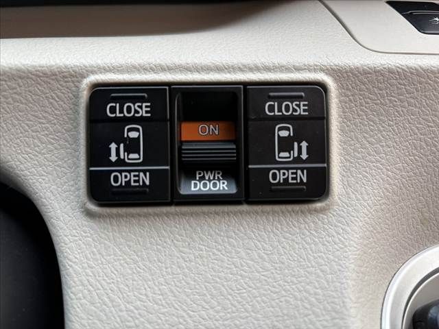 TOYOTA SIENTA HYBRID 2015 Image 31