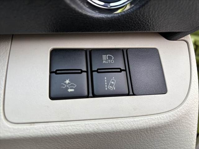 TOYOTA SIENTA HYBRID 2015 Image 31