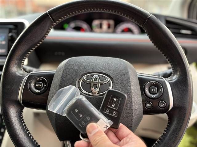 TOYOTA SIENTA HYBRID 2015 Image 31