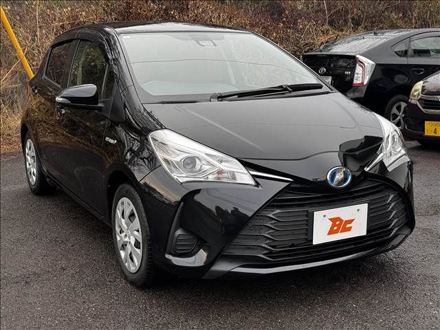 TOYOTA VITZ HYBRID 2017 Image 31