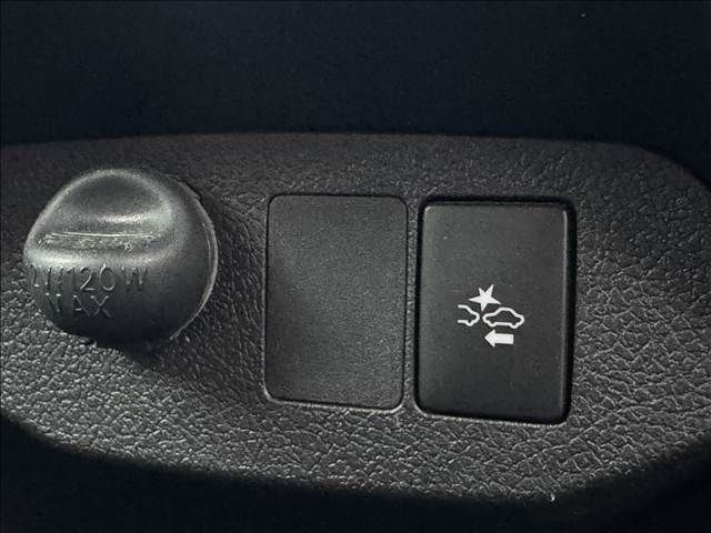 TOYOTA VITZ HYBRID 2017 Image 31