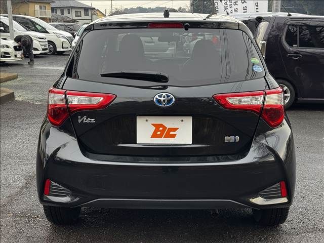 TOYOTA VITZ HYBRID 2017 Image 31