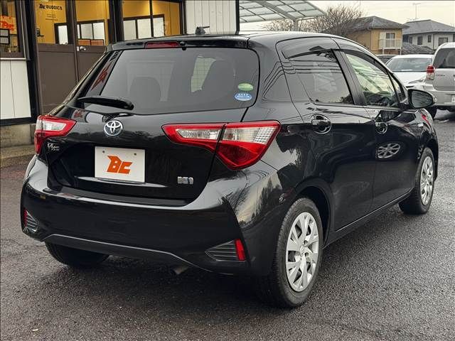 TOYOTA VITZ HYBRID 2017 Image 31