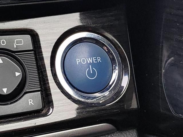 TOYOTA CROWN SEDAN HYBRID 2018 Image 31