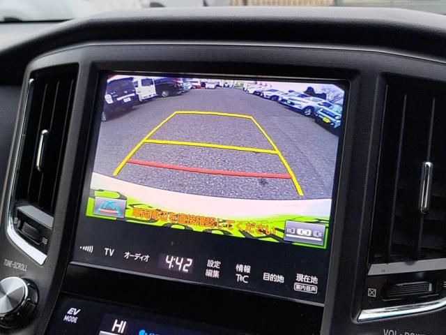 TOYOTA CROWN SEDAN HYBRID 2018 Image 31