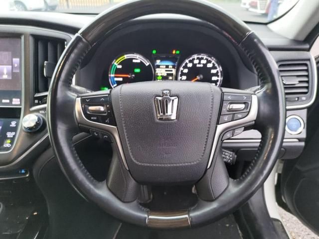 TOYOTA CROWN SEDAN HYBRID 2018 Image 31